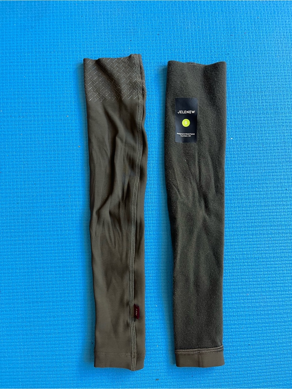 Jelenew Arm warmers in Olive Green - Pair
